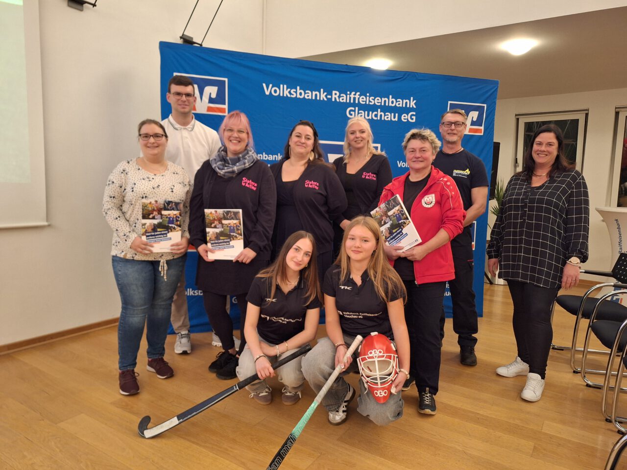 Gewinnen, Sparen, Helfen!