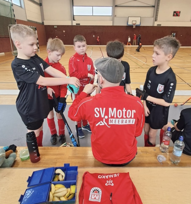 Kurze Besprechung mit Co-Trainer Eik